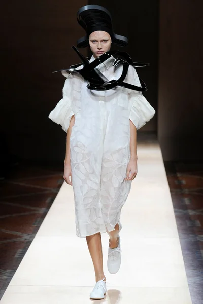 Look 2